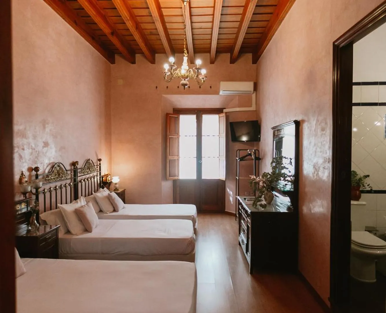 Komodo Casa Maravillas Rooms 塞维利亚 0*,