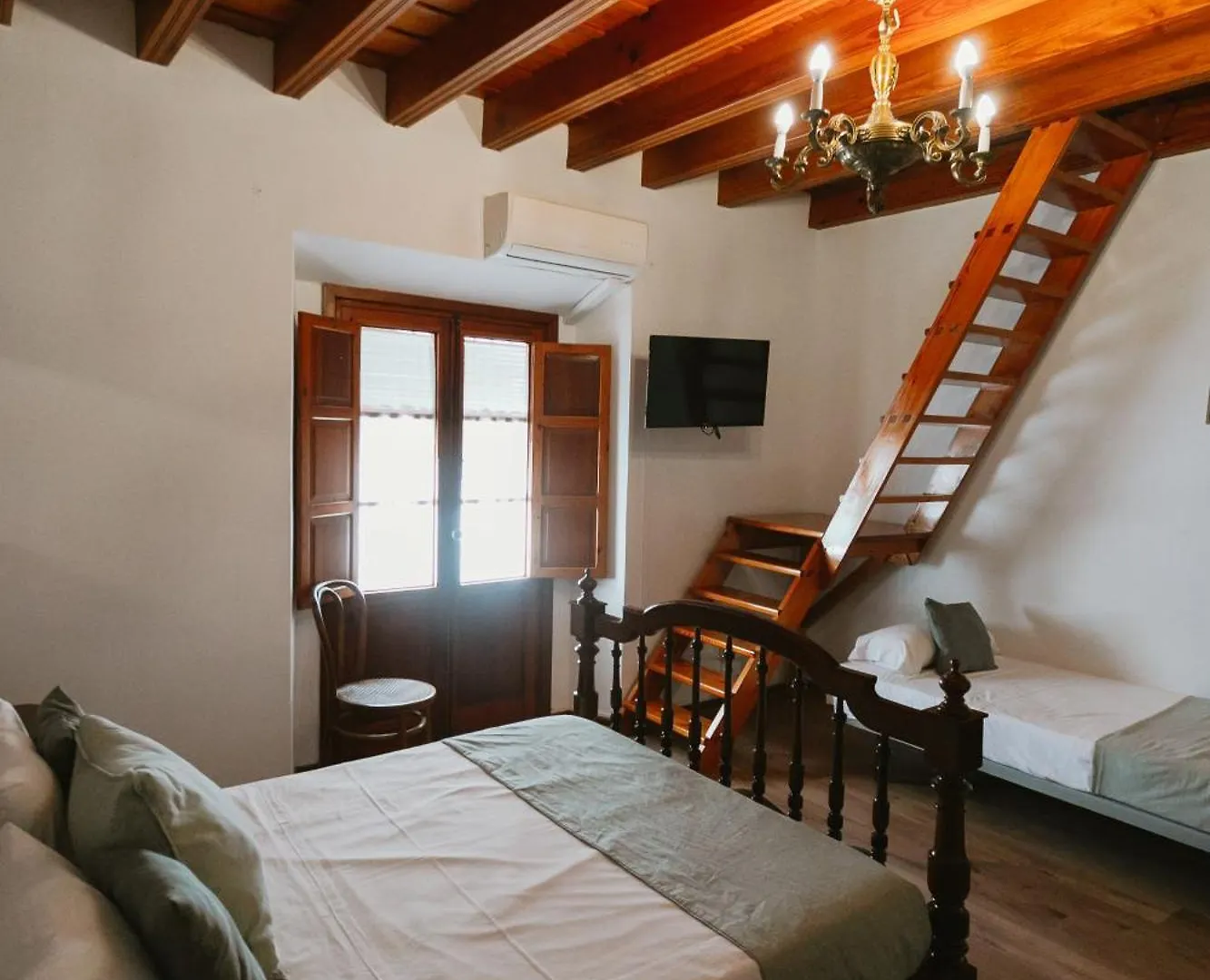 公寓 Komodo Casa Maravillas Rooms 塞维利亚 西班牙