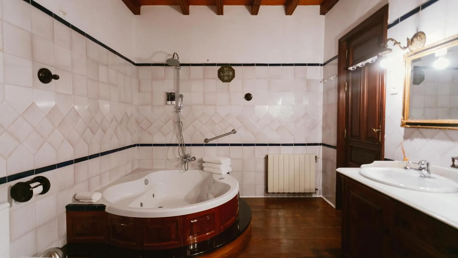 Komodo Casa Maravillas Rooms 塞维利亚