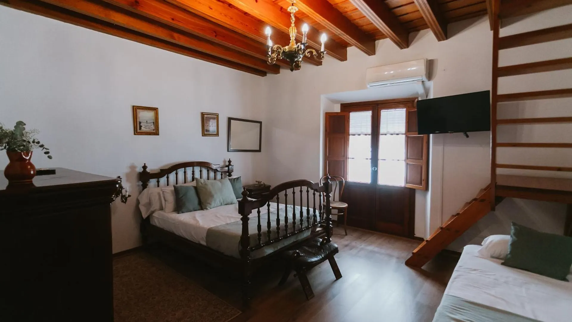Komodo Casa Maravillas Rooms 塞维利亚 0*,