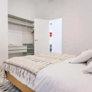 Pop Art, 2bd Ground Appartement