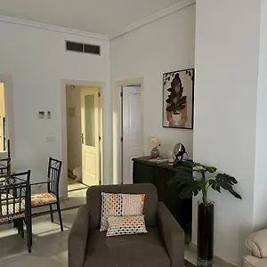 Very Apartament. Center. Private Parking Apartment